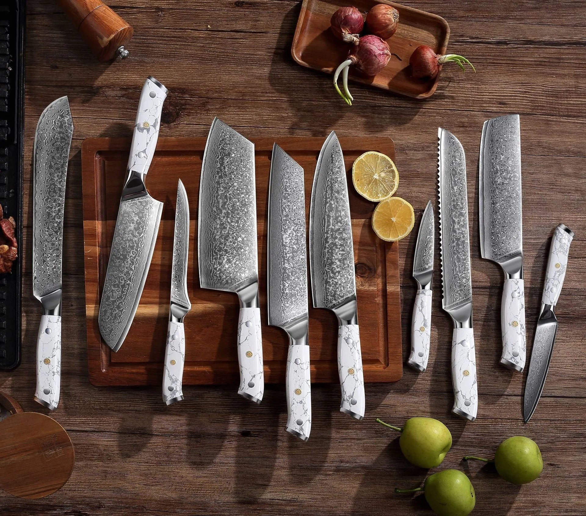 Damascus pattern VG10 stainless steel chef knife with 21cm blade for kitchen use