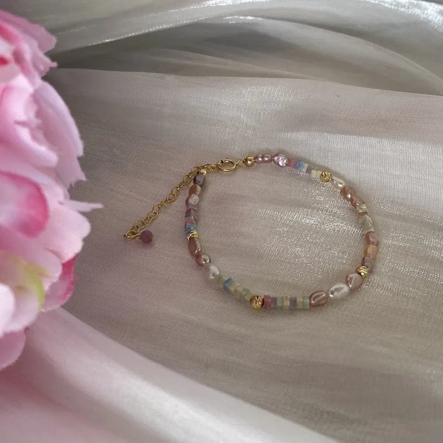 Women's pearl jewellery set with 14K gilded purple silver natural pearl bracelet and matching necklace