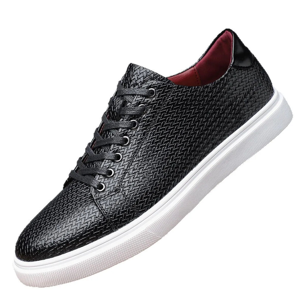 Men's low-top business shoe with artificial PU upper, rubber sole, and stitching detail in black