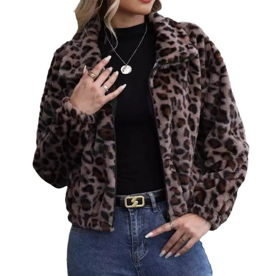 Women's leopard print plush coat with front zip and raglan sleeves in loose fit