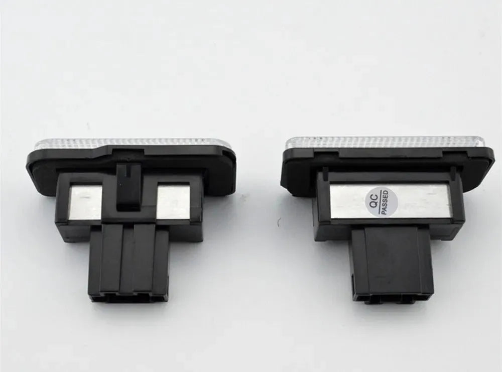 Minimalist household LED license plate light for Mercedes models with 18 LEDs and PC housing