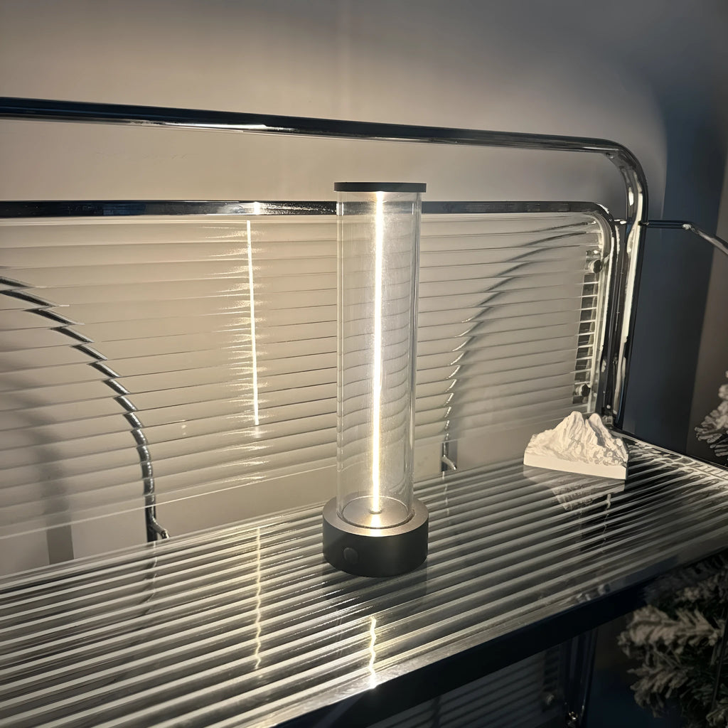 LED magnetic suction light strip with USB cable and colour-changing illumination