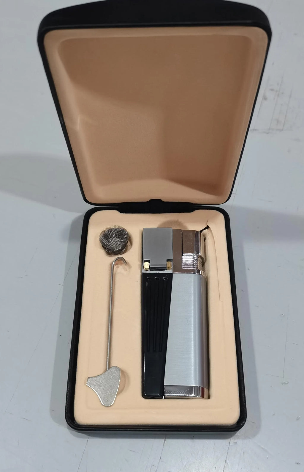 Pipe lighter 2-in-1 foldable metal butane lighter with square cover, zinc alloy and ABS construction