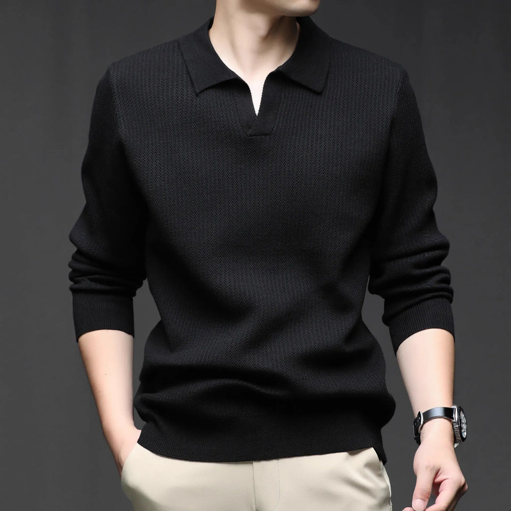 Men's loose fit pullover sweater in autumn colours with casual styling