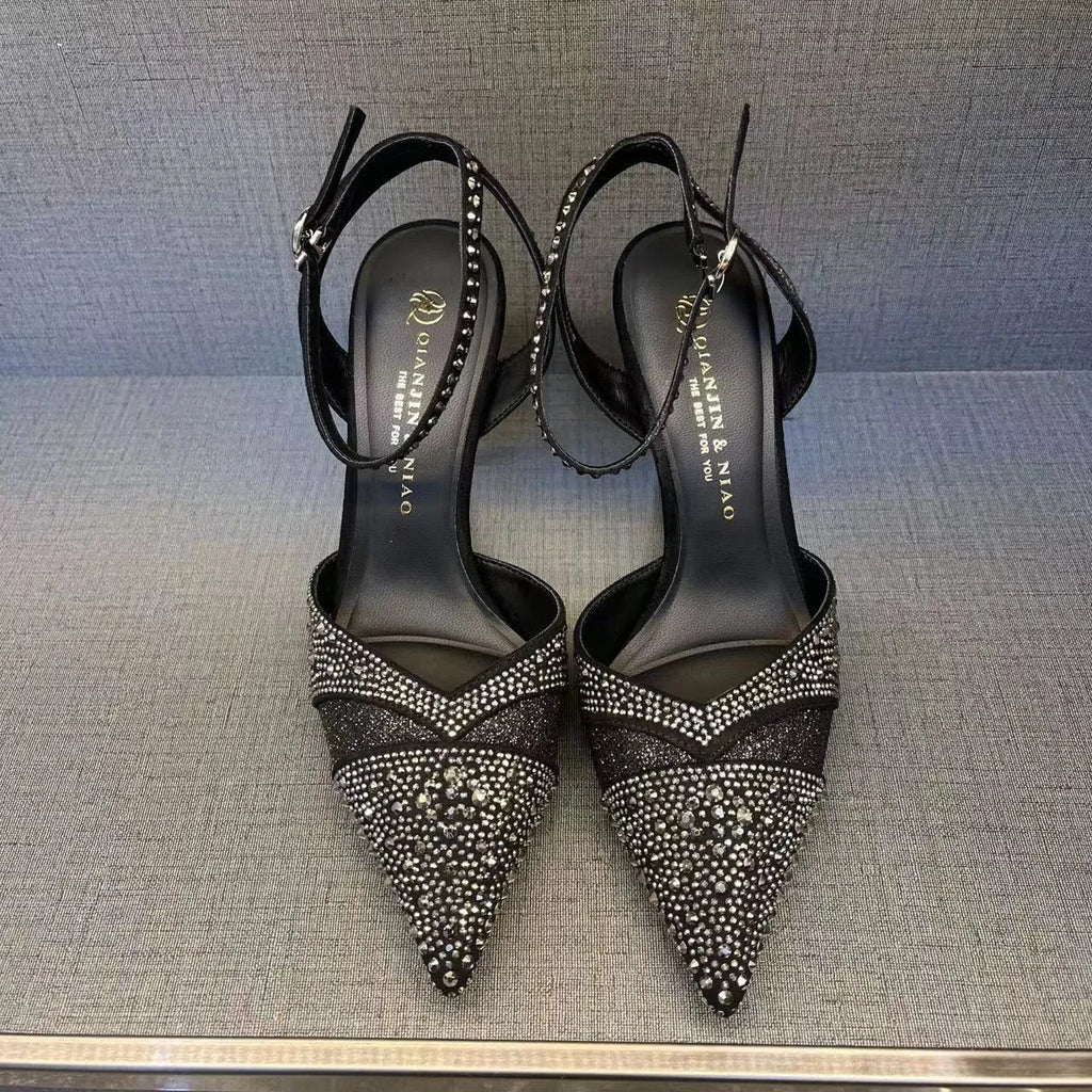 Women's hollow high heels with pointed toe and stiletto heel in black or silver colours