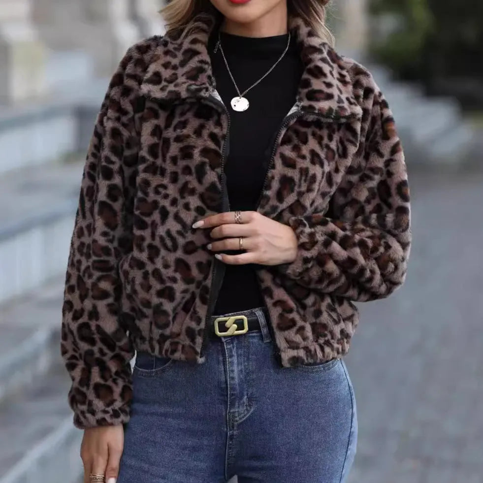 Women's leopard print plush coat with front zip and raglan sleeves in loose fit