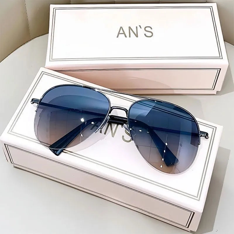 Men's aviator sunglasses with resin lens and sheet metal frame in gun mount blue lens colour
