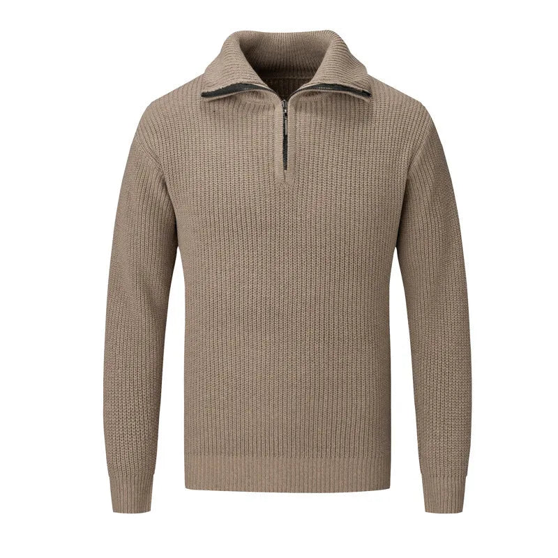 A man's loose slim-fit solid colour pullover sweater for autumn and winter casual wear.