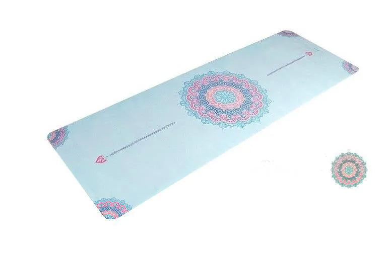 1.5mm natural rubber folding yoga mat with slip-resistant surface and printed pattern in green