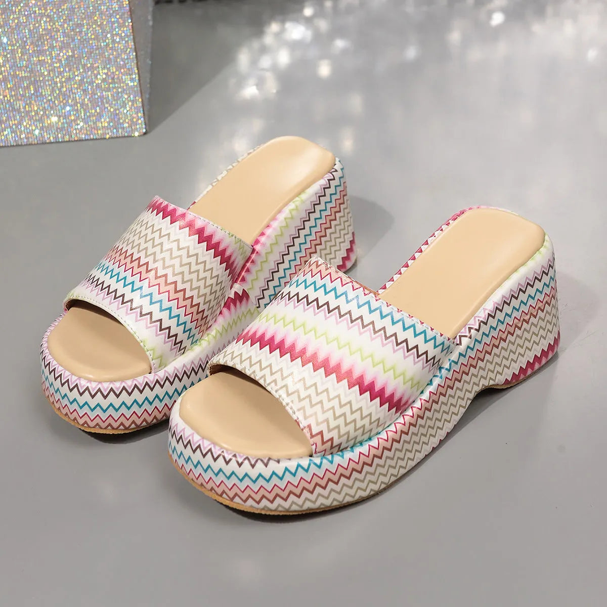 Women's wedge sandals with wave print, fish mouth toe and thick rubber sole in beige, blue or pink