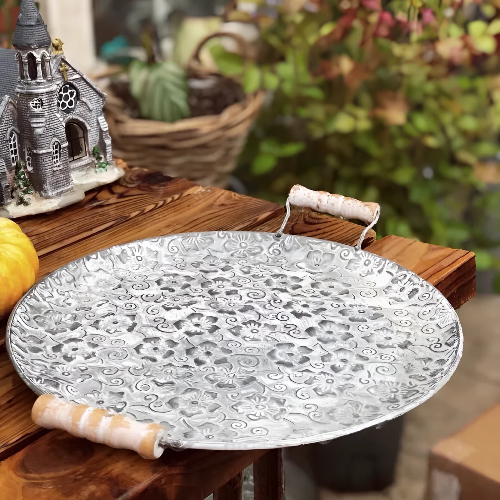 Round wrought iron belt storage tray in two sizes for jewellery and home organisation