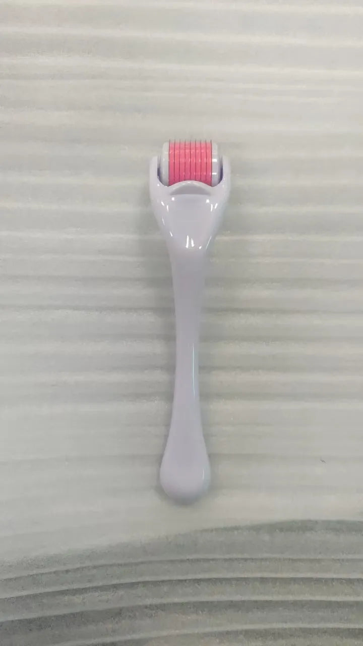 Mechanical derma roller pen with colour options and three needle size specifications for microneedling