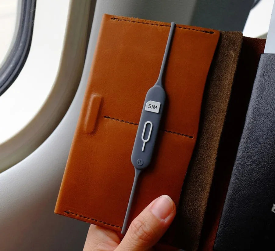 Portable anti-lost silicone card slot card holder in green gray and yellow colours with open design