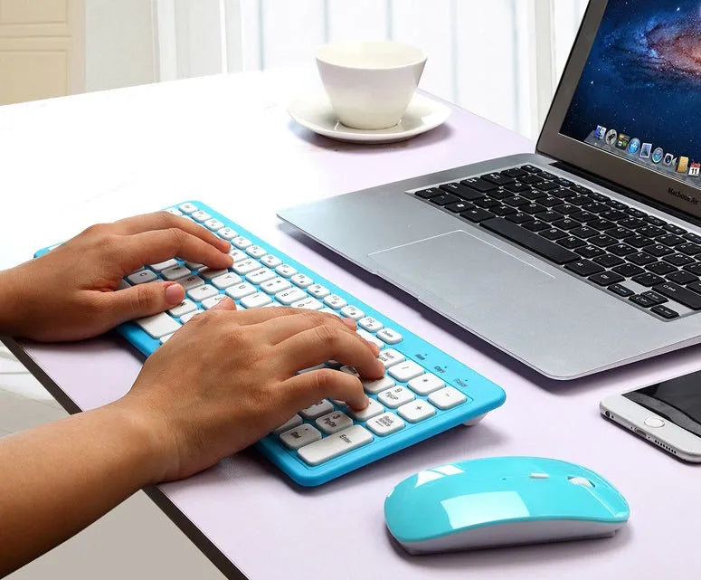 Wireless keyboard and mouse set in choice of four colours with micro USB receiver