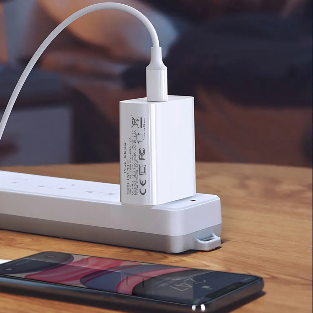 FDGAO 18W fast charging plug PD USB Type-C dual port charger for iPhone 12 white colour