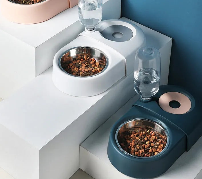Anti-overturning plastic cat bowl in white with non-slip base for pet feeding
