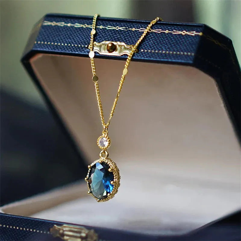 Gold geometric pendant necklace on copper chain with French retro style