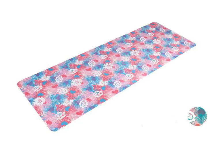 1.5mm natural rubber folding yoga mat with slip-resistant surface and printed pattern in green