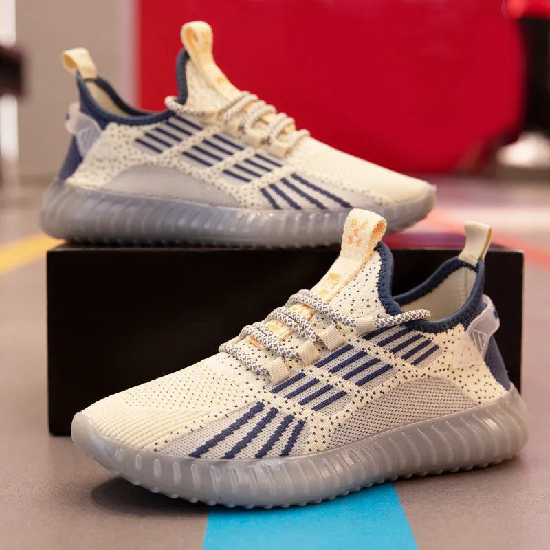 Men's white breathable flying fabric sports shoes with mesh lining and low-top platform design