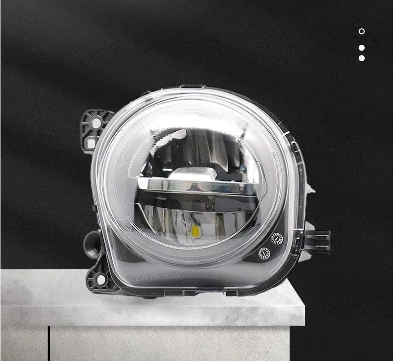 BMW 5 Series F10 front fog lamp with sealed housing and clear lens