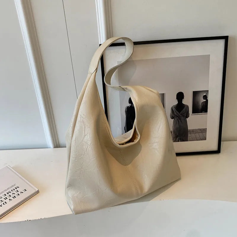 Casual soft leather shoulder bag with large capacity in street trend style
