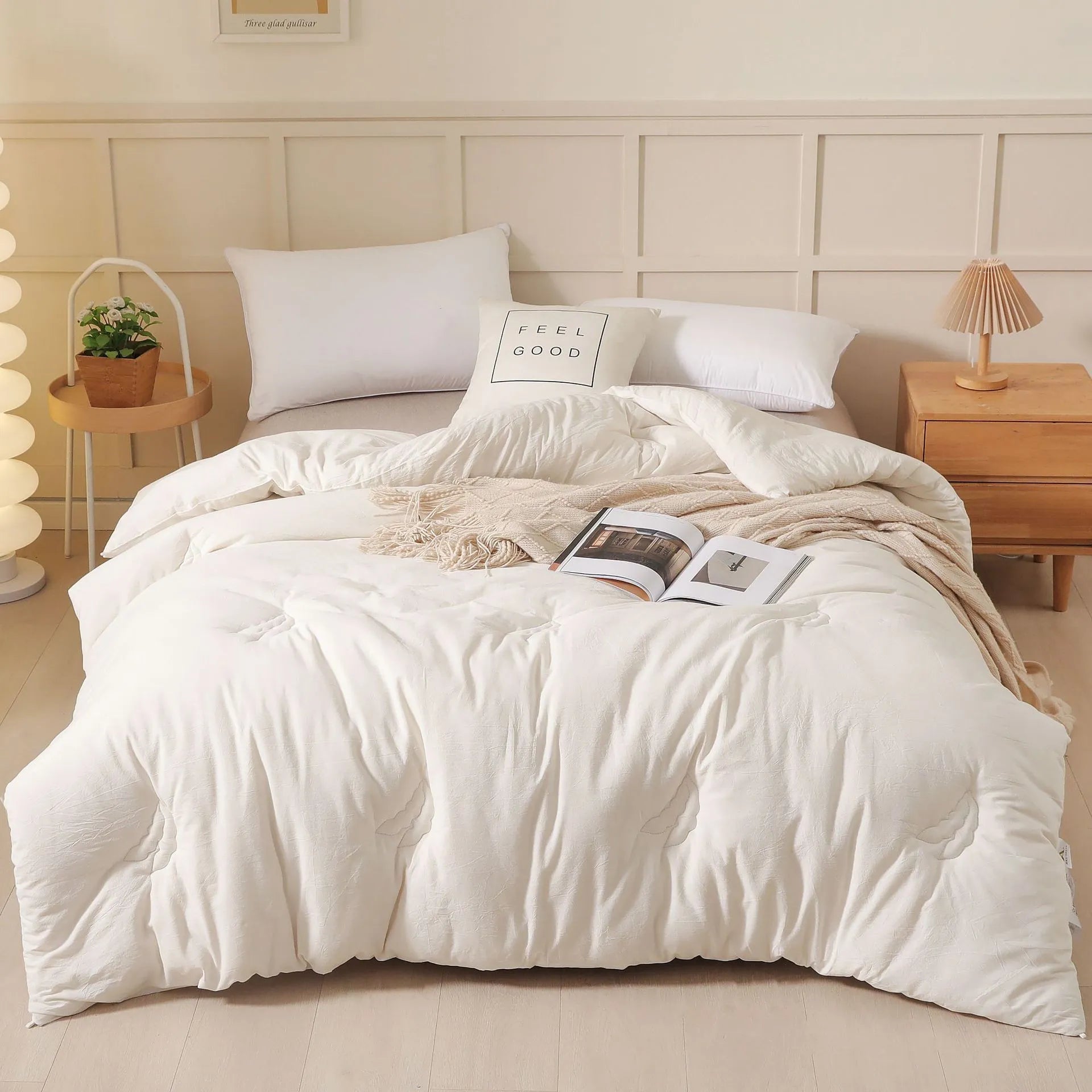 Soybean fibre quilt with pure cotton cover in white, pink jade, or grey colour.