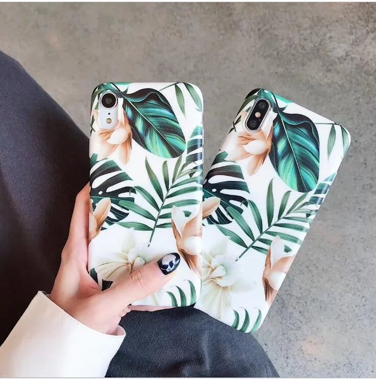 Retro floral banana leaf TPU phone case compatible with iPhone XR, back cover in flower leaves colour