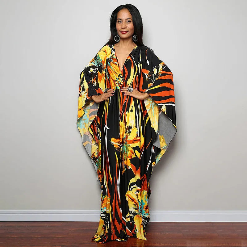 Women's loose sun protection robe in black and white arc pattern, free size polyester cover-up for swimming