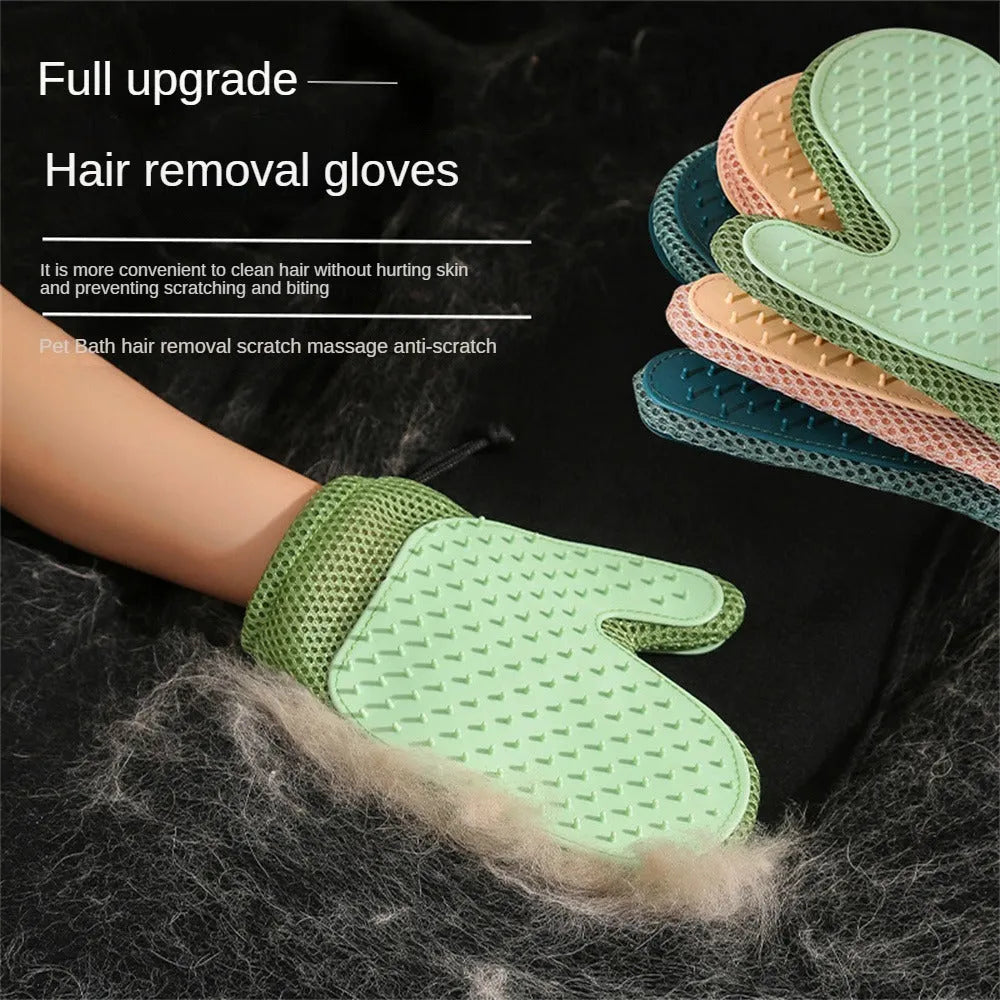 Dark blue mesh and TPR pet grooming glove for removing dog and cat hair, measuring 21cm by 5.5cm.