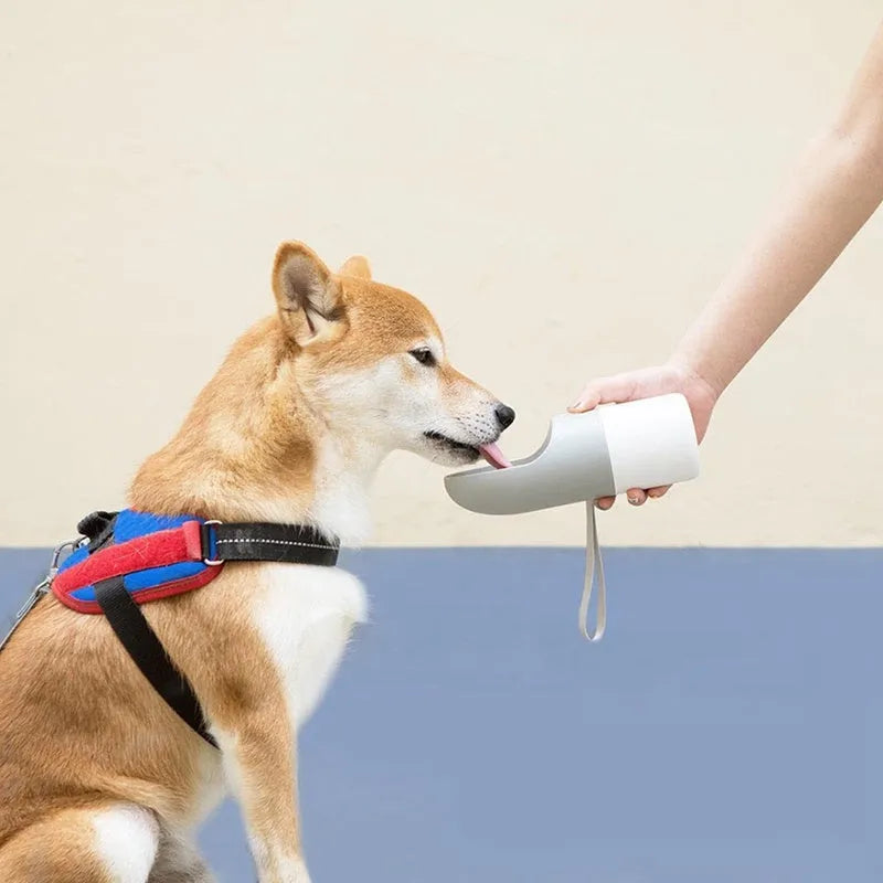 Moestar Rocket Pet Cup 270ml splash-proof portable dog drinking cup in white gray colour