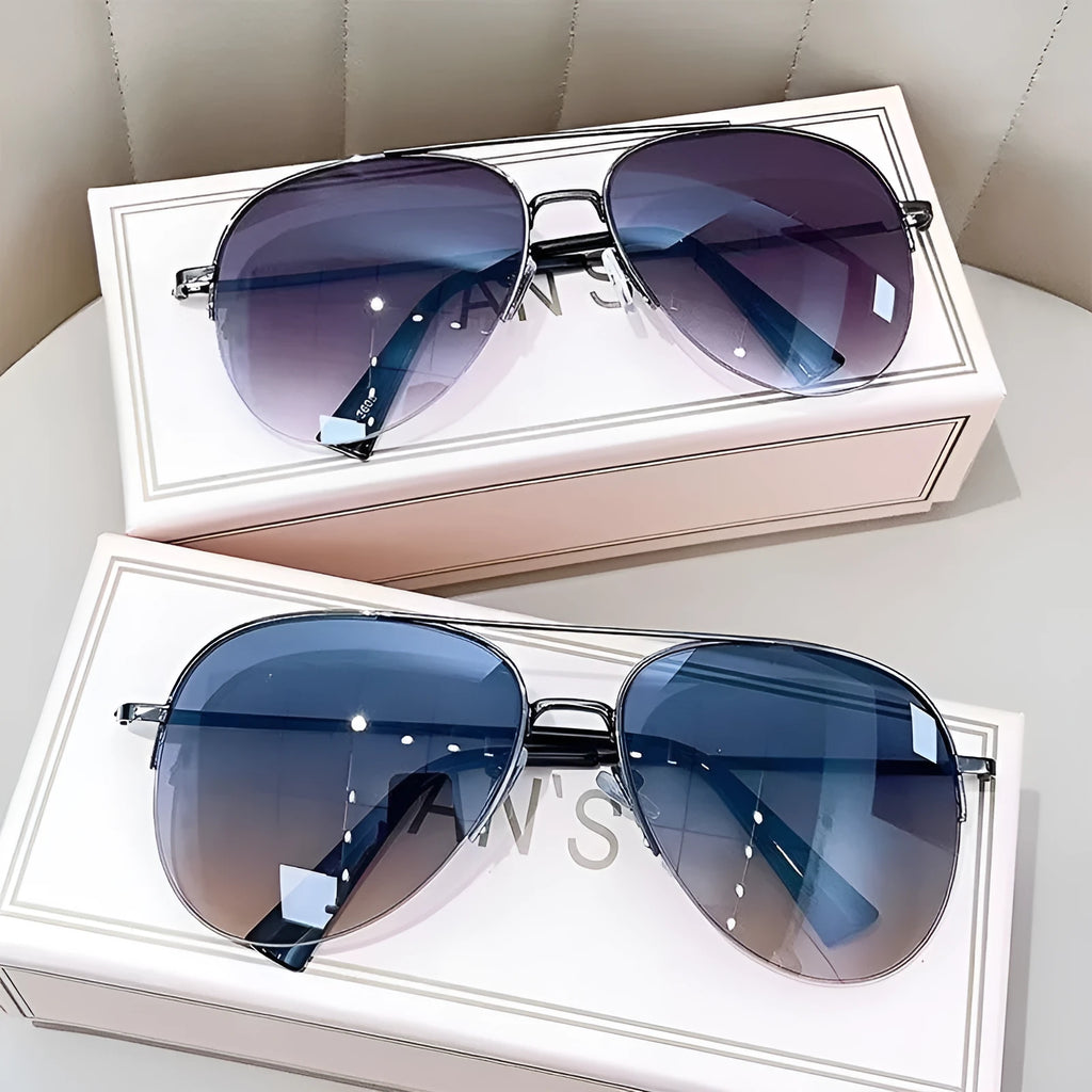 Men's aviator sunglasses with resin lens and sheet metal frame in gun mount blue lens colour