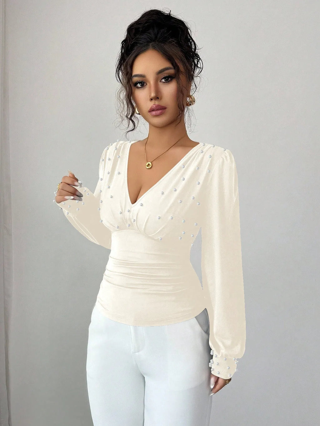 Women's solid colour bell sleeve t-shirt in black, v-neck, fitted polyester
