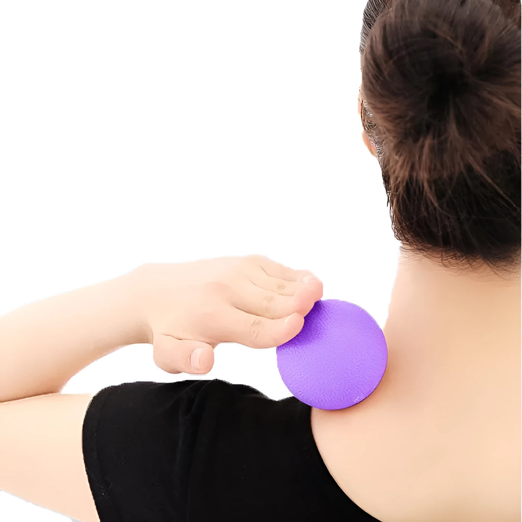 Round TPE massage ball 6.1cm diameter in green for muscle relaxation and fascia release