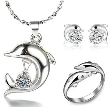 Silver-plated dolphin pendant necklace with mixed gem inlay on O-link chain, 41-50cm, women's Korean-style copper jewellery
