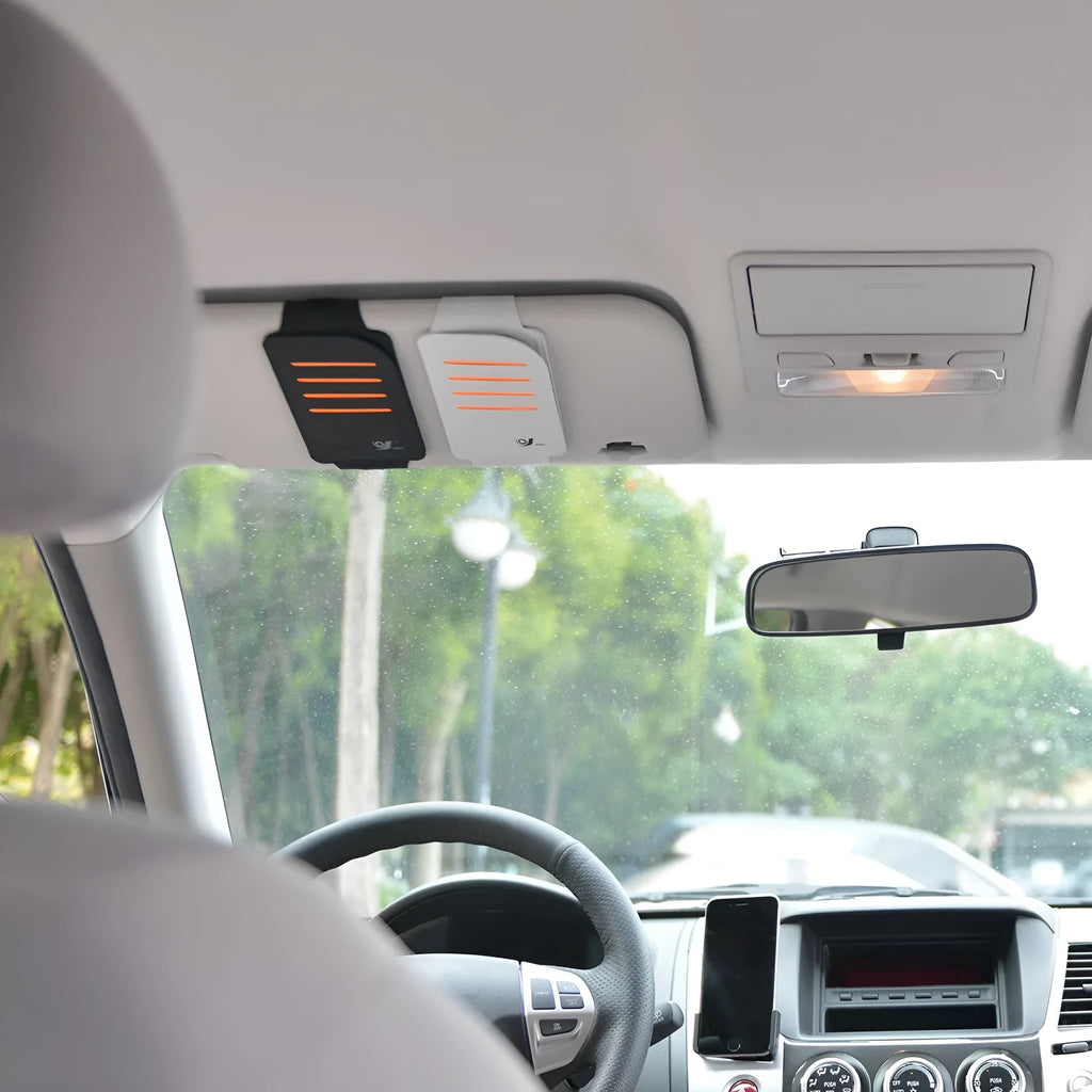 Four car sun visor shading panels with storage bag in black or grey colours