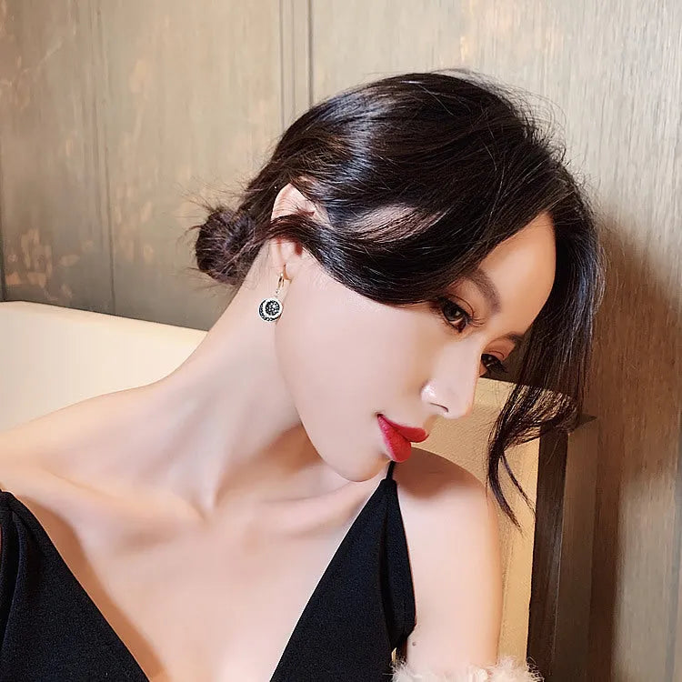 Black geometric alloy earrings with 3.6cm length in retro Hong Kong style