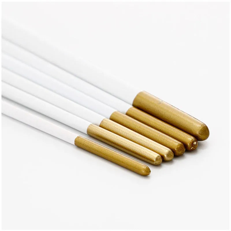 Set of 6 watercolor acrylic brushes with wood handles, aluminium ferrules, and nylon wool bristles in various sizes