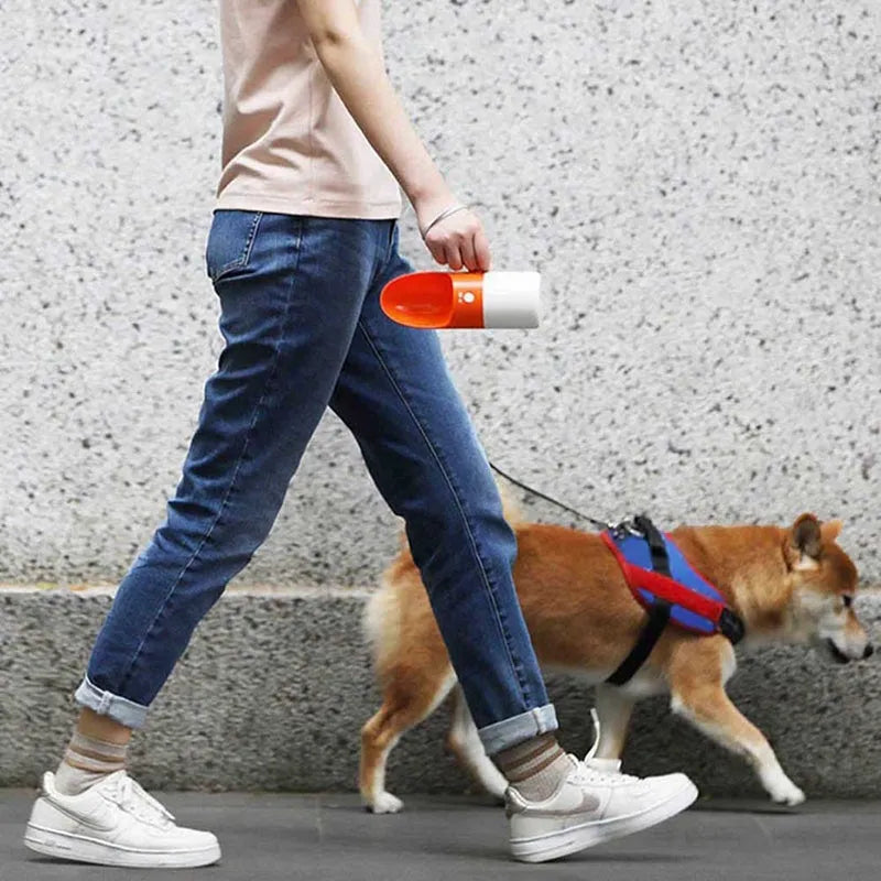 Moestar Rocket Pet Cup 270ml splash-proof portable dog drinking cup in white gray colour