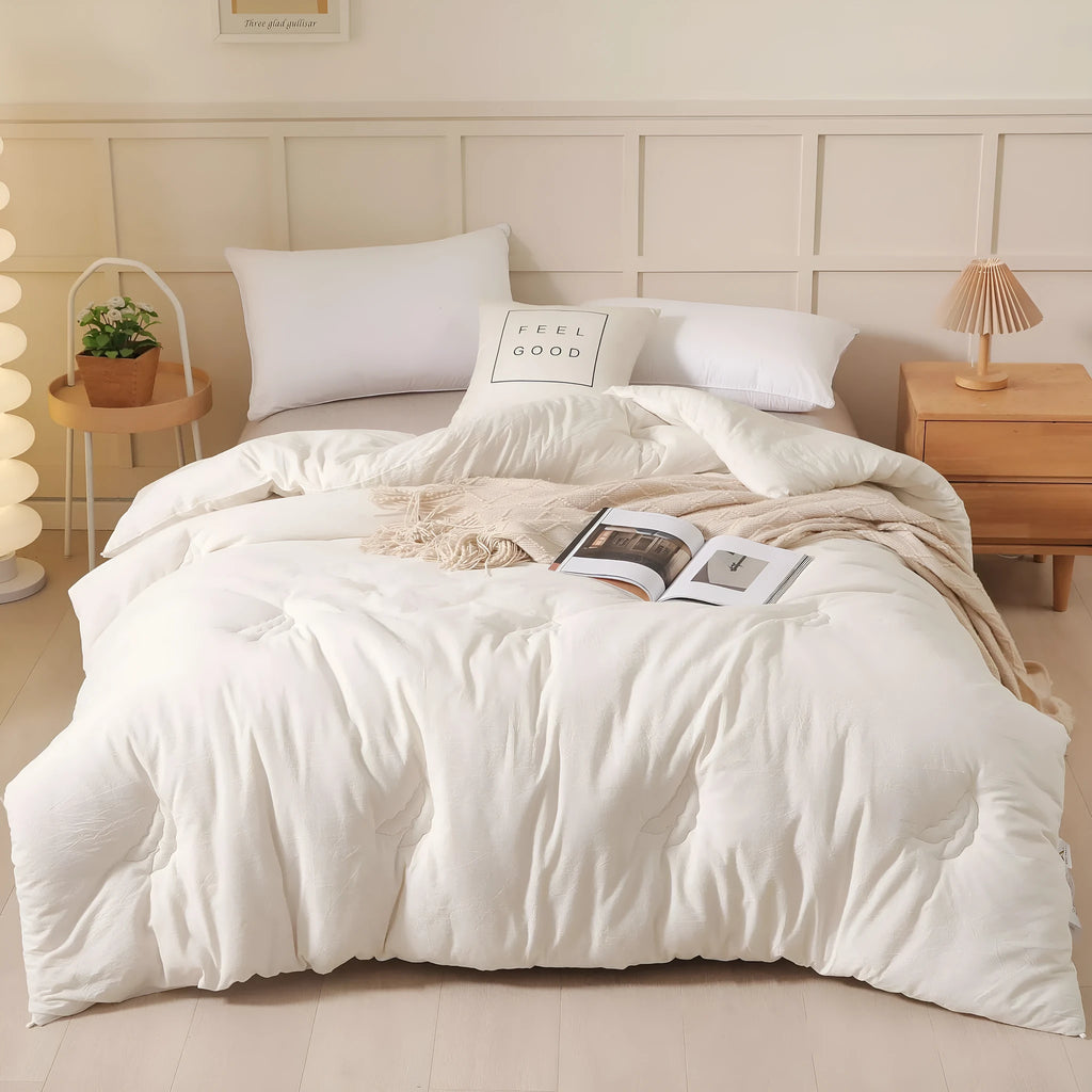 Soybean fibre quilt with pure cotton cover in white, pink jade, or grey colour.