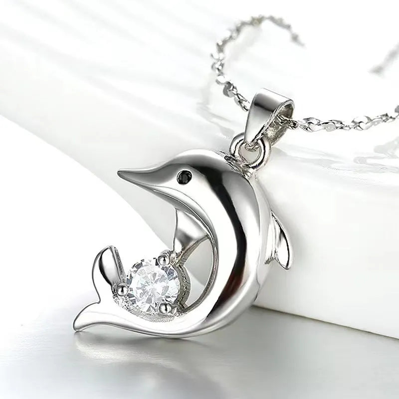 Silver-plated dolphin pendant necklace with mixed gem inlay on O-link chain, 41-50cm, women's Korean-style copper jewellery