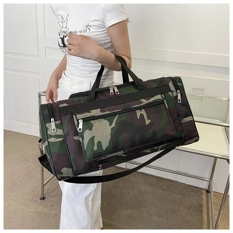 Camouflage pattern luggage bag with waterproof fabric and 20L capacity