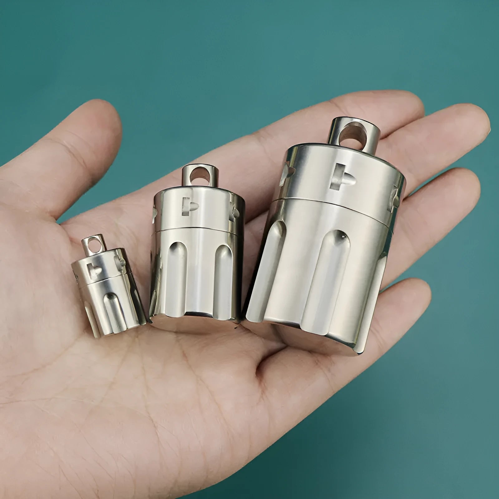 Pure titanium waterproof compartment portable storage tank in Extra Large size with screw-top lid