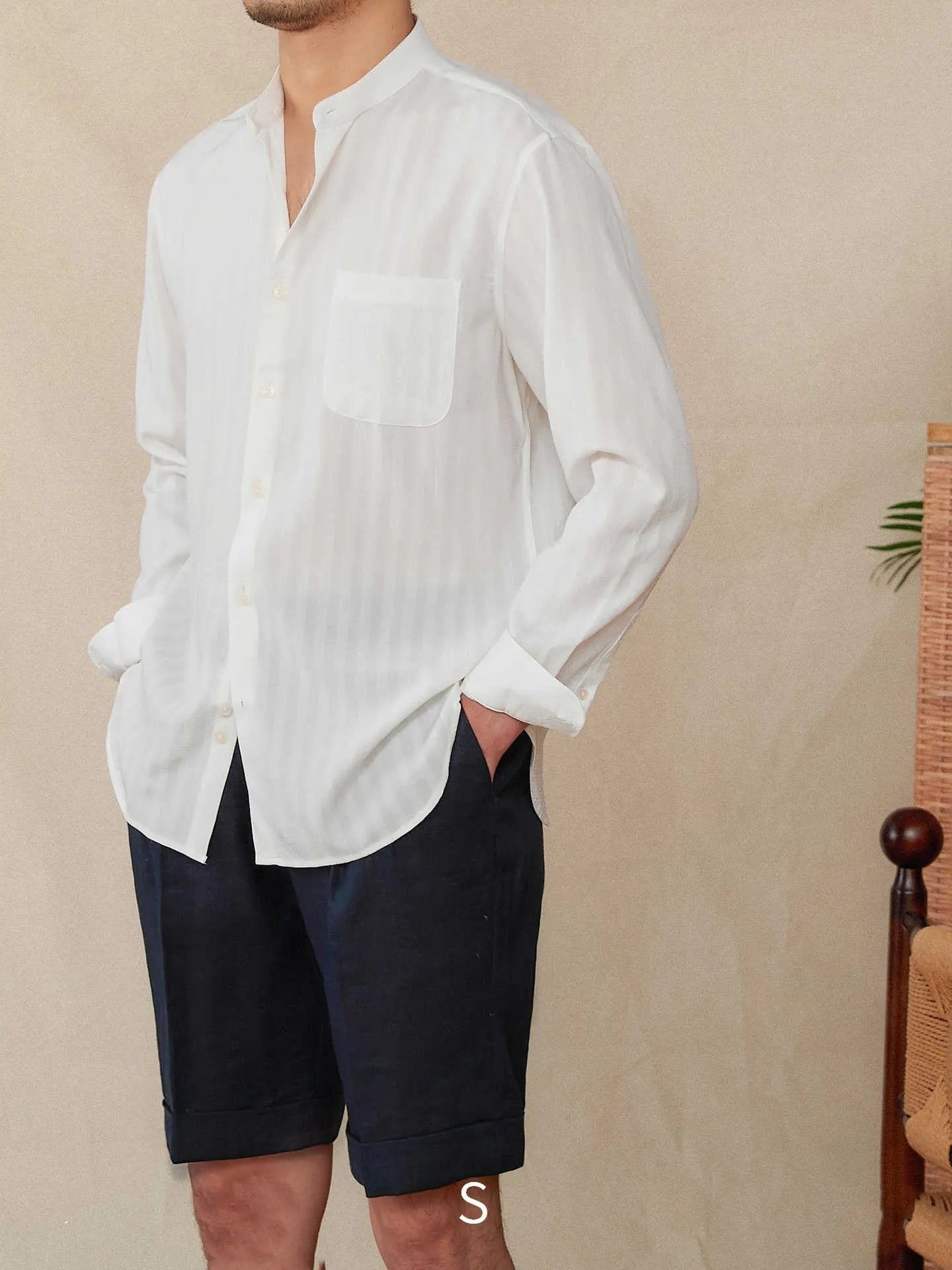 Loose fit striped seersucker long sleeve shirt with baseball collar in blue and white for men