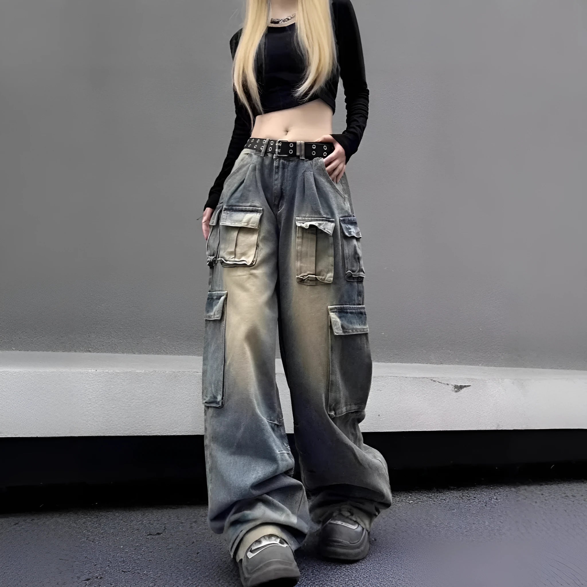 Loose-fit straight-leg jeans with multiple pockets in distressed light blue denim
