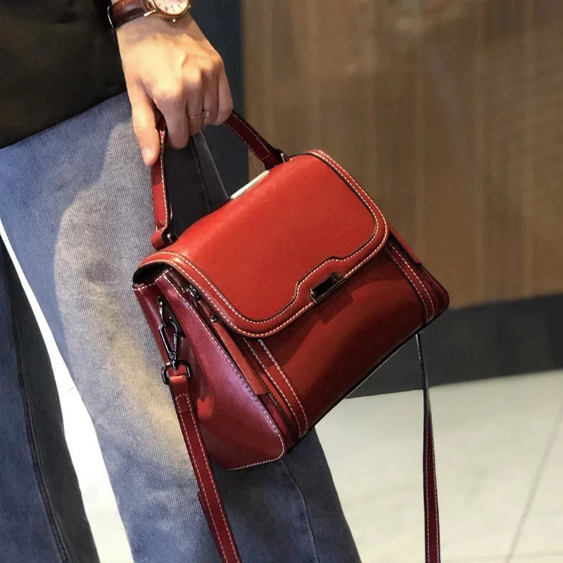 Women's genuine leather retro messenger bag in horizontal square shape with internal organiser pockets