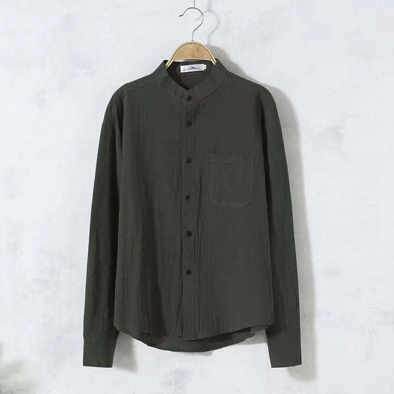 Solid colour men's long sleeve round neck casual loose linen shirt in green cotton-linen blend