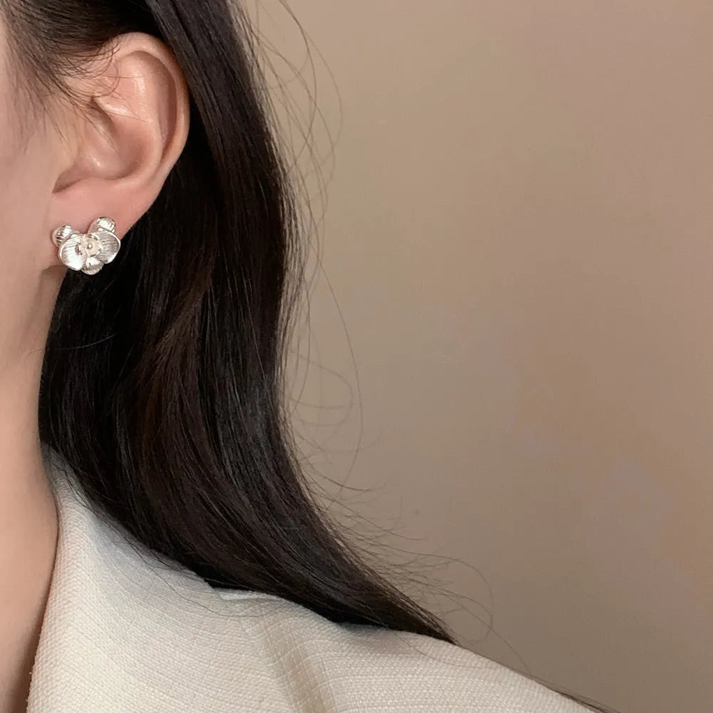 Copper retro flower earrings with petal design in gold or silver electroplated finish