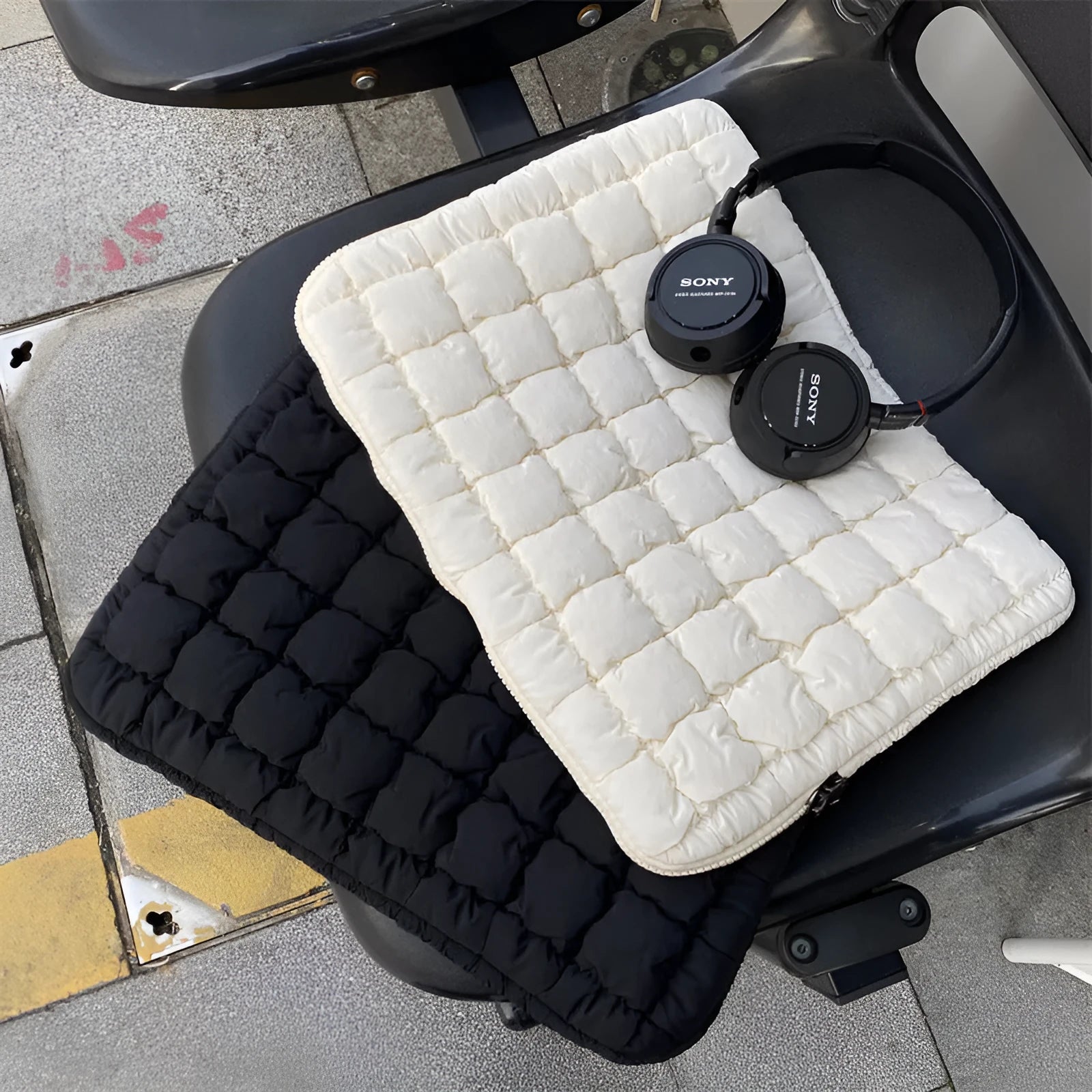 Large black Nylon laptop bag with cloud cotton padding for 15.6-inch devices