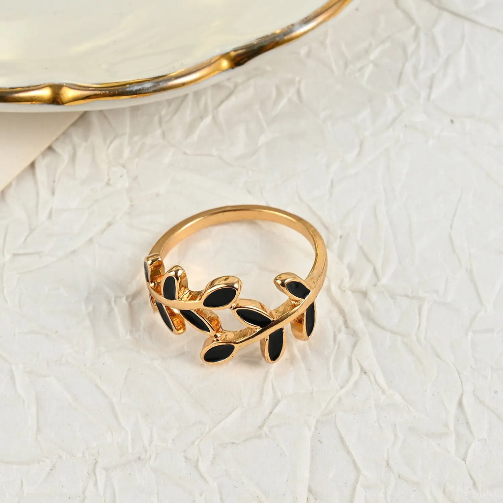 Gold leaf geometric acrylic ring for women, index finger size, simple flower shape