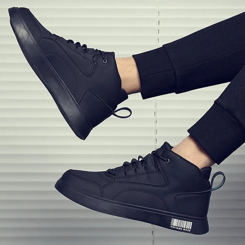 Men's white mid-top casual board shoes with a round toe and rubber sole.